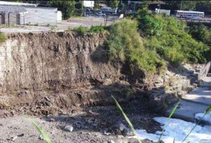 REVESTIMIENTO DE TALUD EN ALTOS DEL BOULEVARD_1