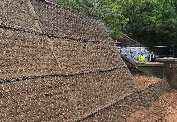 Maccaferri Green Terramesh units have an integral erosion mat.