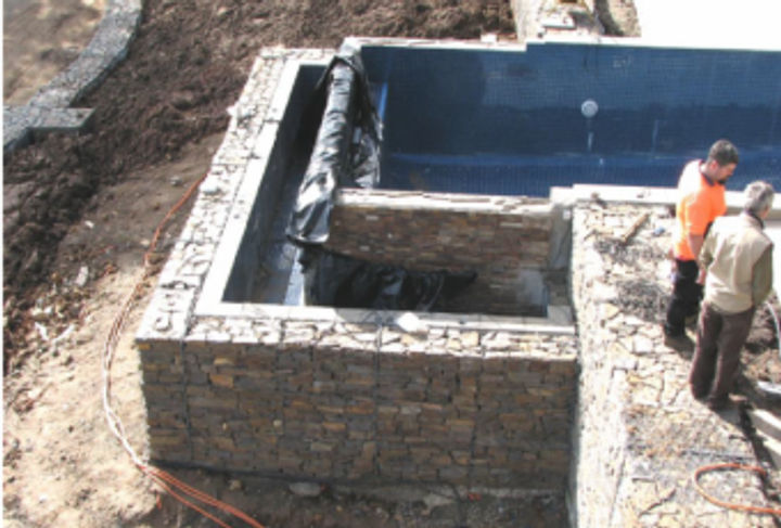 500 mm Thick Gabion Facade Around The Swimming Pool