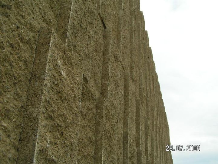 Close up of the MacWall® Landmark block system 