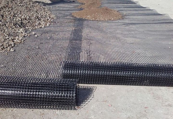 Type 1 (SHW) sub-base material on top of Macgrid EG40S