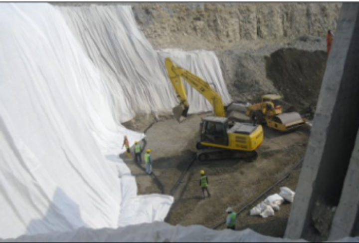 CRUSHER WALL AT INDOCEMENT FACTORY_2