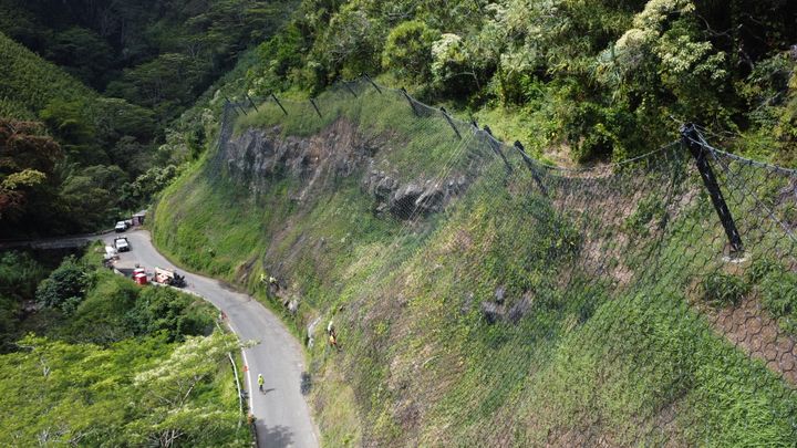 Hybrid Attenuator is built on the RB2000 Rockfall Barrier posts and infrastructure