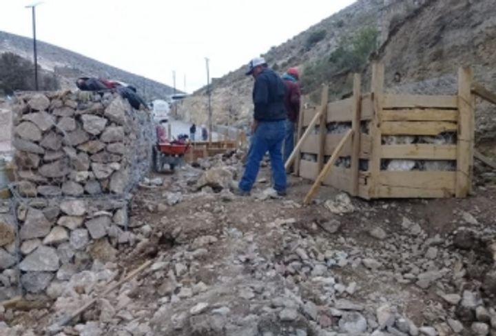 ESTACIONAMIENTO EN PUEBLO MAGICO REAL DE CATORCE_3