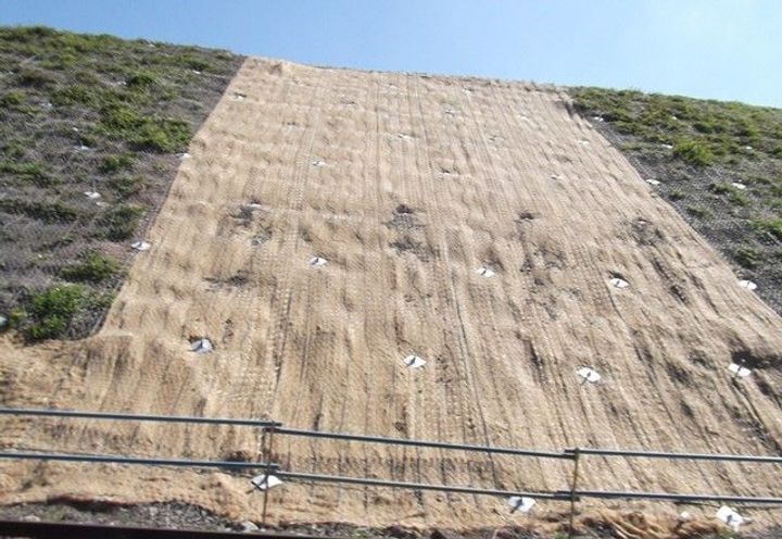 Steelgrid HR30 mesh underlain by Coir blanket