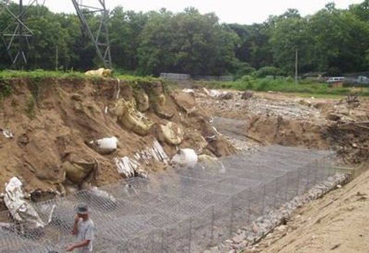 Gabion wall construction (5)