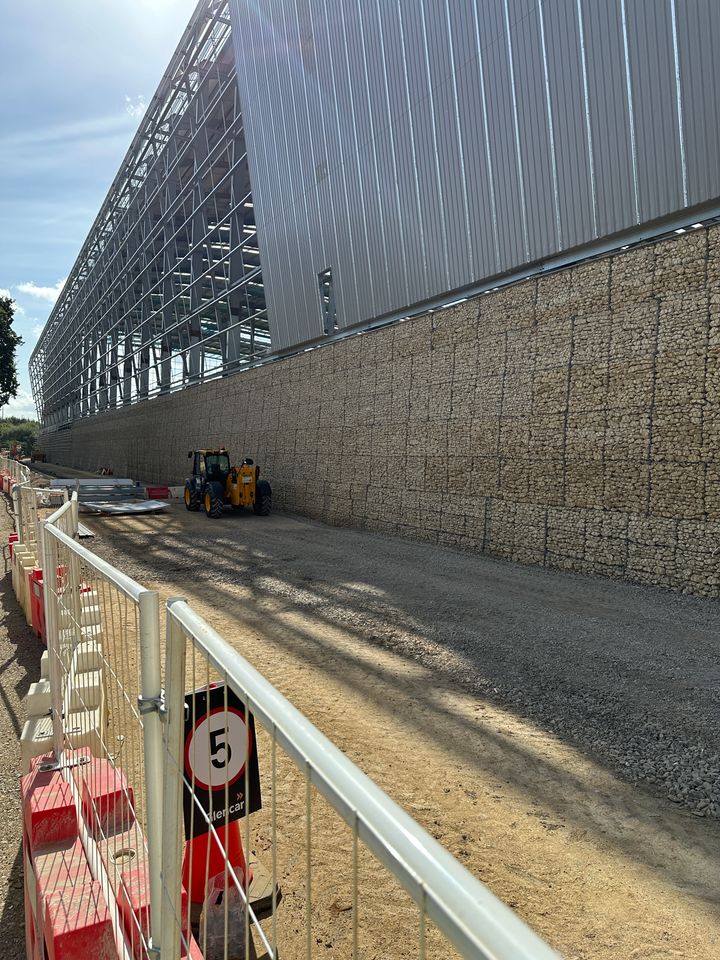 Terramesh wall in the final stages