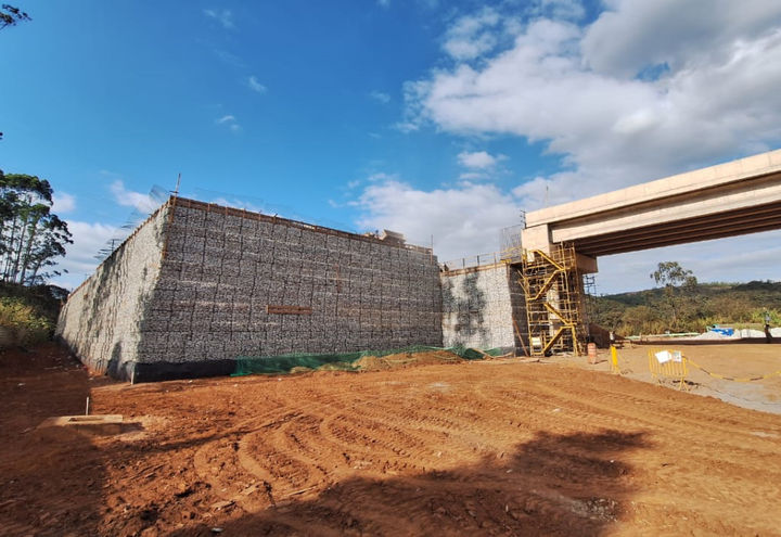 VIADUTO PERA FERROVIÁRIA DE CARREGAMENTO - CDA_2.png