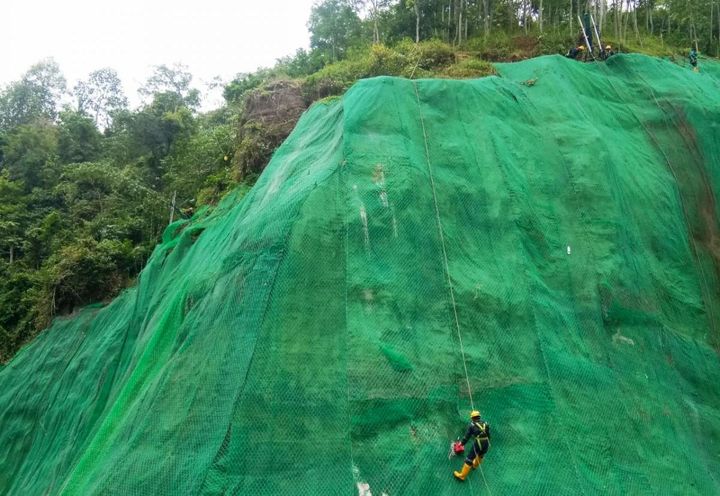 ROCKFALL PROTECTION FOR NARINGGUL ACCESS ROAD WITH SIMPLE DRAPERY_1