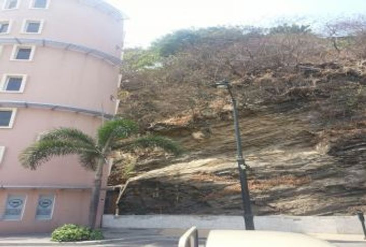 INSTALACION DE MALLAS CERRO SANTA ANA_0