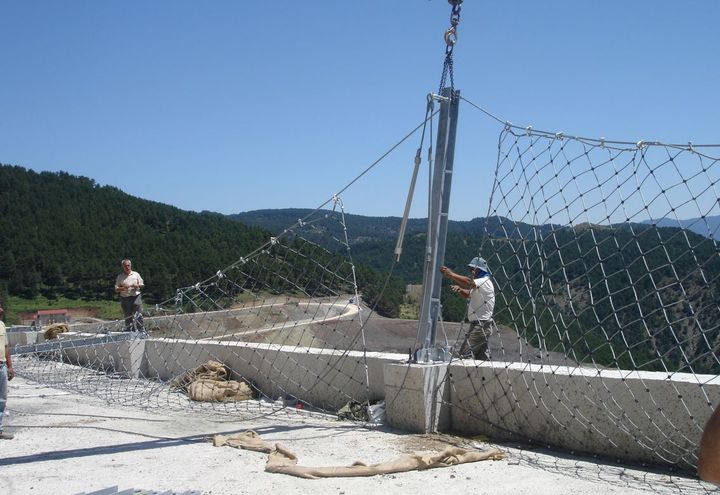 ΑΝΥΨΩΣΗ ΟΡΘΟΣΤΑΤΩΝ ΚΑΙ ΣΥΝΔΕΣΗ ΠΛΕΓΜΑΤΩΝ ΦΡΑΚΤΗ