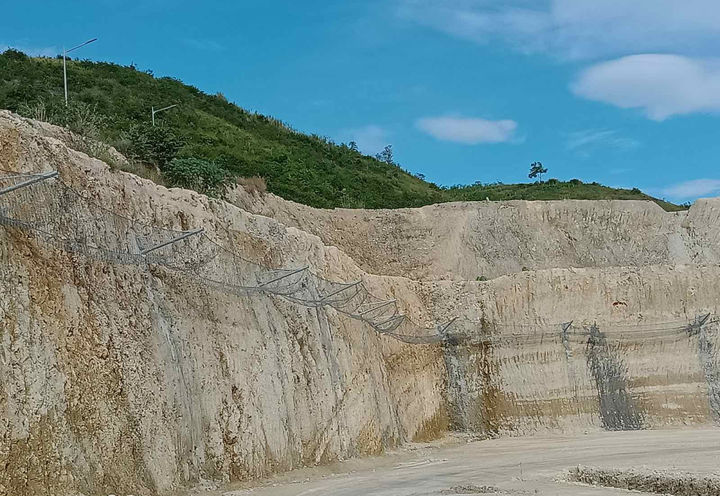 Dynamic Rockfall Barrier