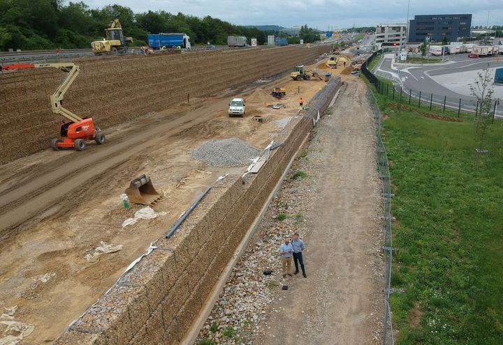 During the installation of Terramesh System units