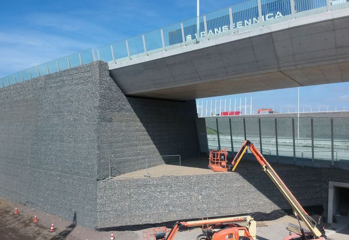 Launch of the road bridge