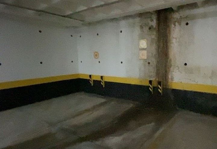 (2)