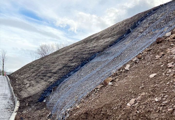 Slope at 45º with MacWeb® and DT Mesh Installed