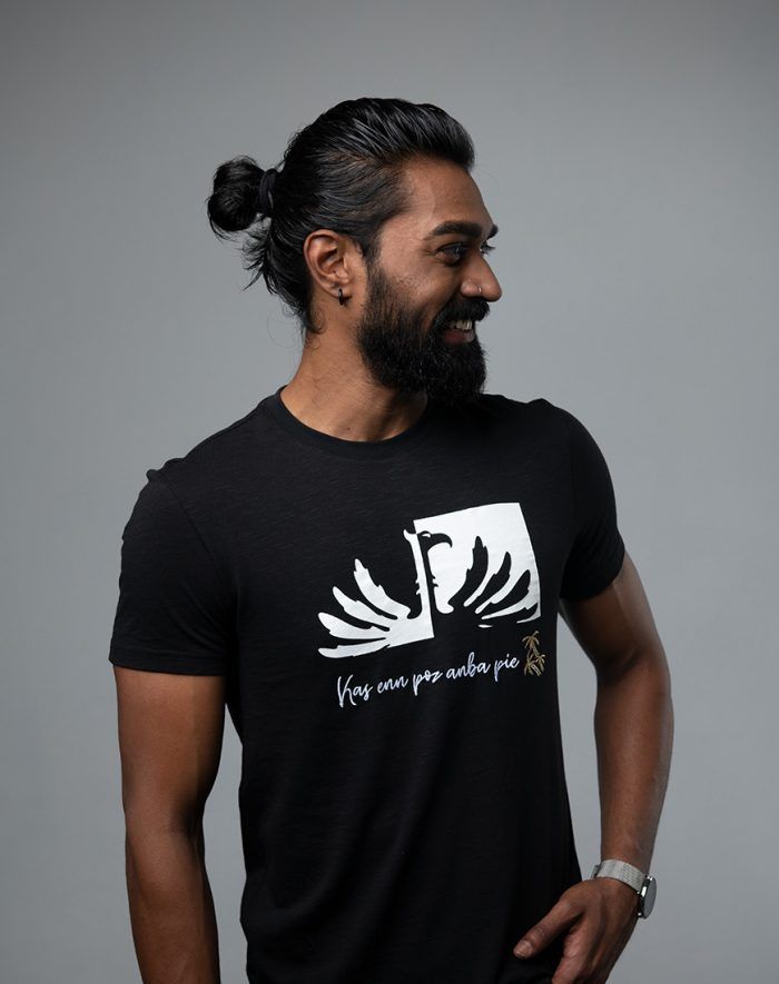 Kas enn poz anba pie - Men fashion t-shirt Mauritius side
