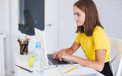 OFFICIAL COMMON APPLICATION ESSAY PROMPTS 2025-26