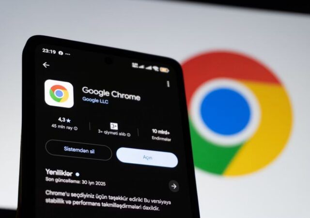 Google Chrome app on a smartphone awaiting a security update