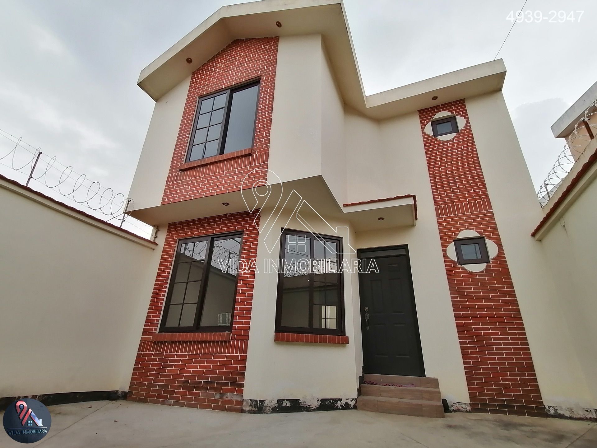 Casa en venta — La Floresta, Zona 9