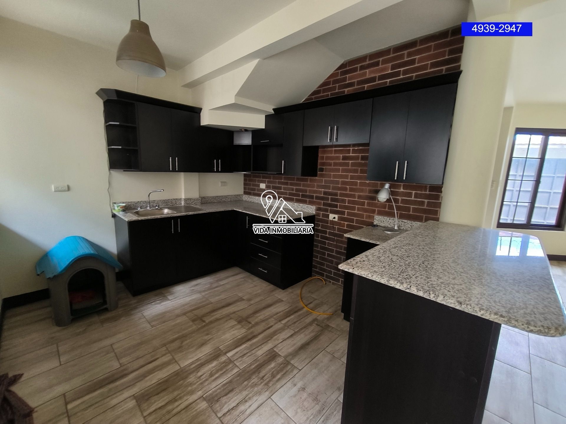 Casa en venta — La Floresta, Zona 9