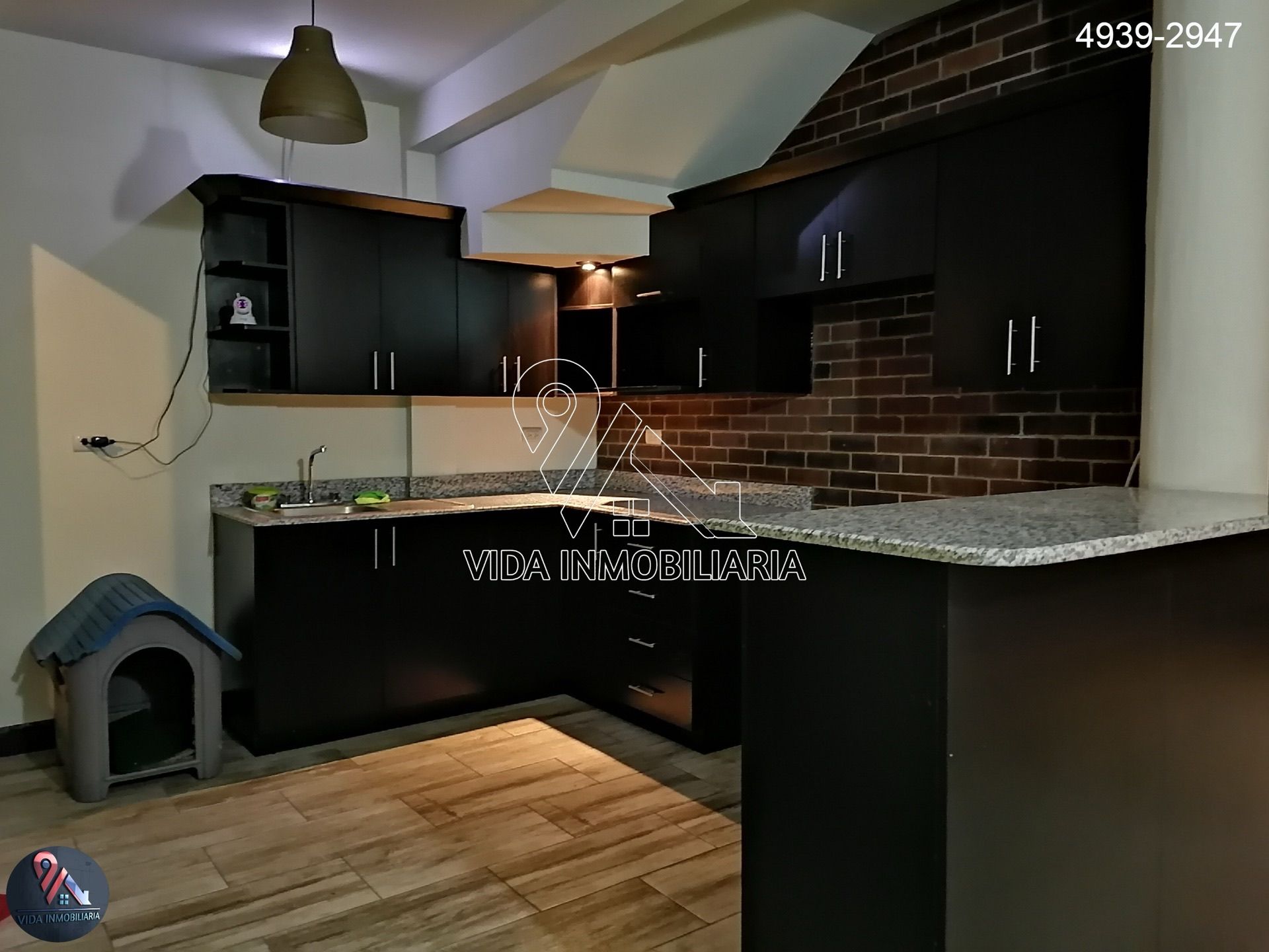 Casa en venta — La Floresta, Zona 9