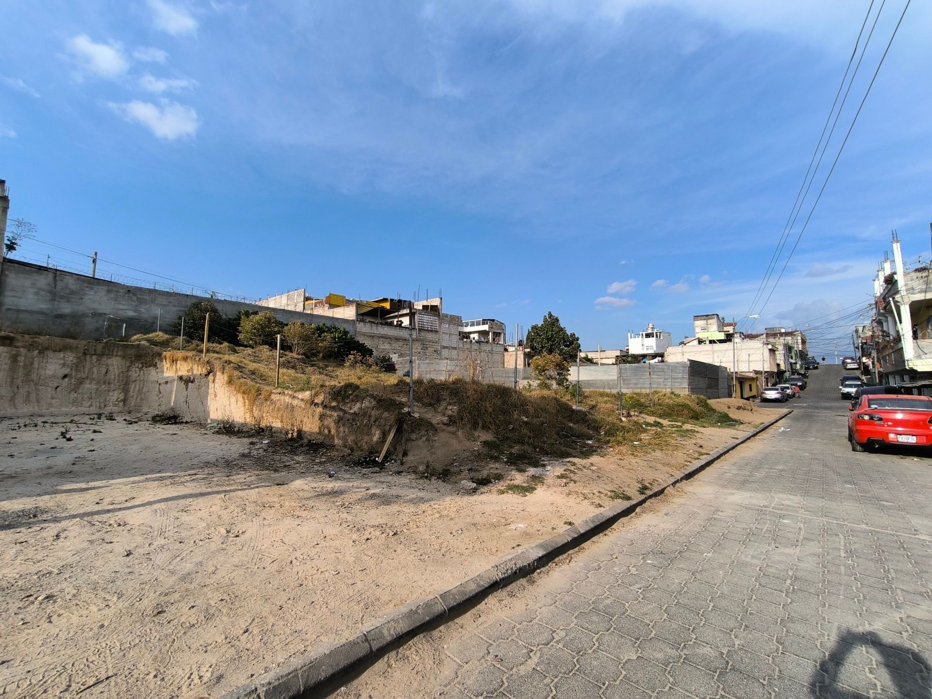 Terreno media cuerda (220 m²) — Zona 7