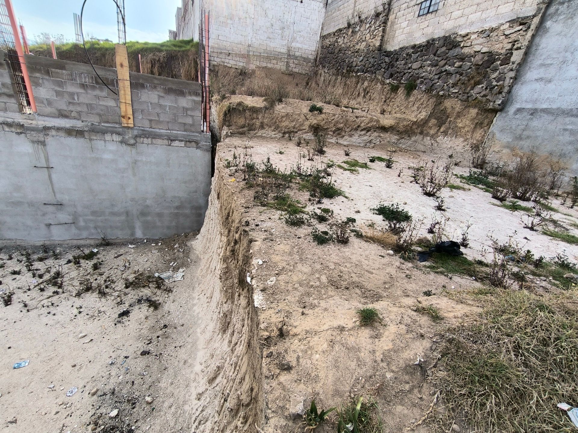 Terreno media cuerda (220 m²) — Zona 7