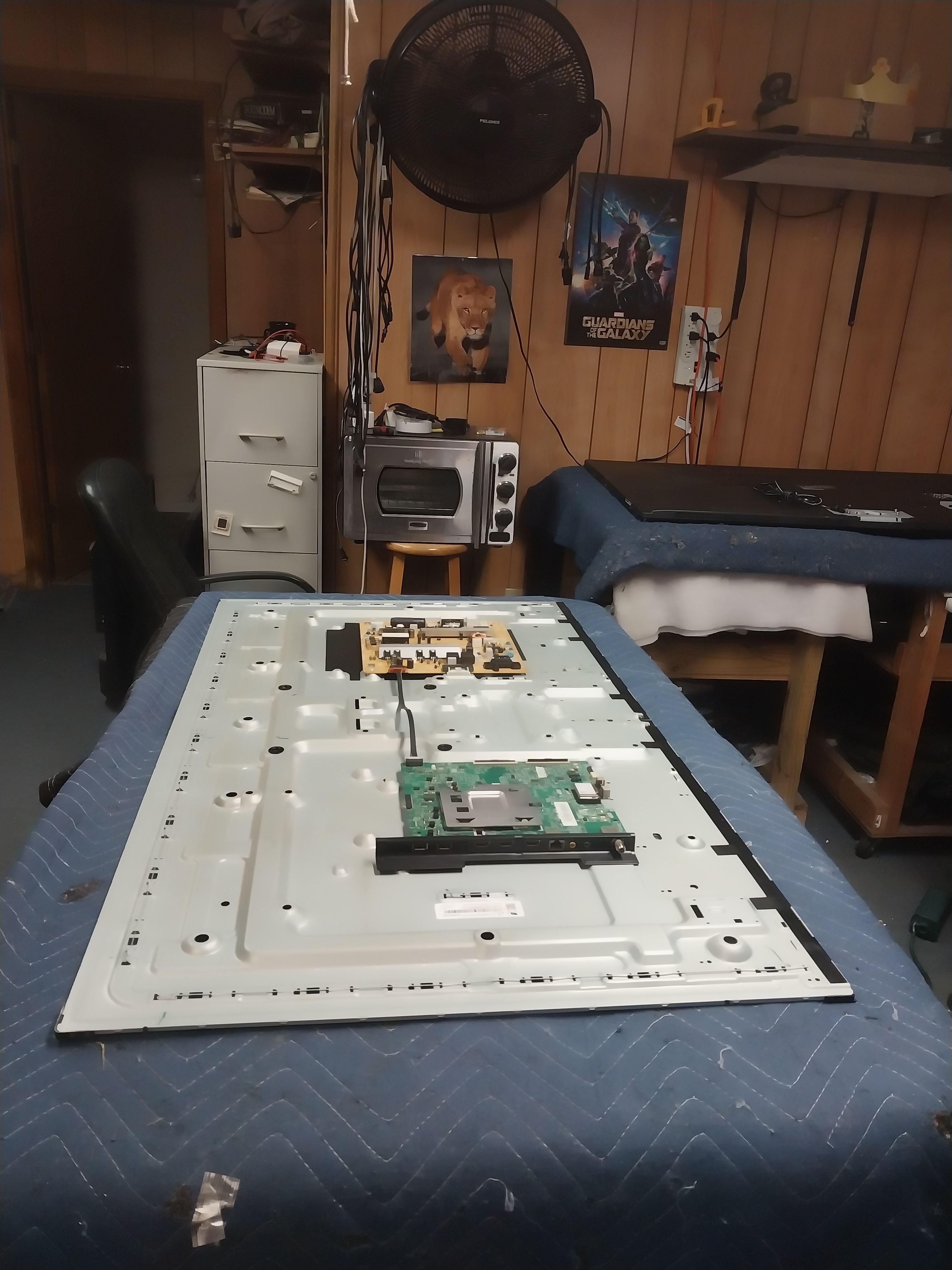 Disassembling and Assembling a Samsung flat-screen tv