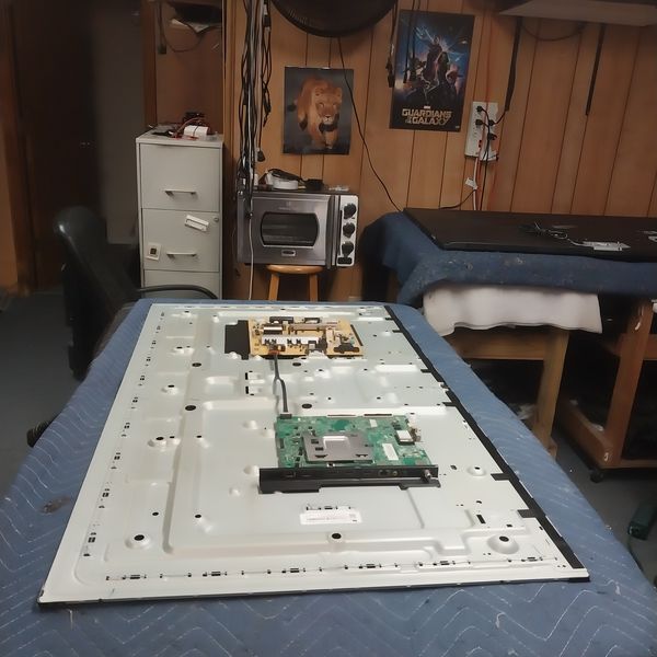 Disassembling and Assembling a Samsung flat-screen tv