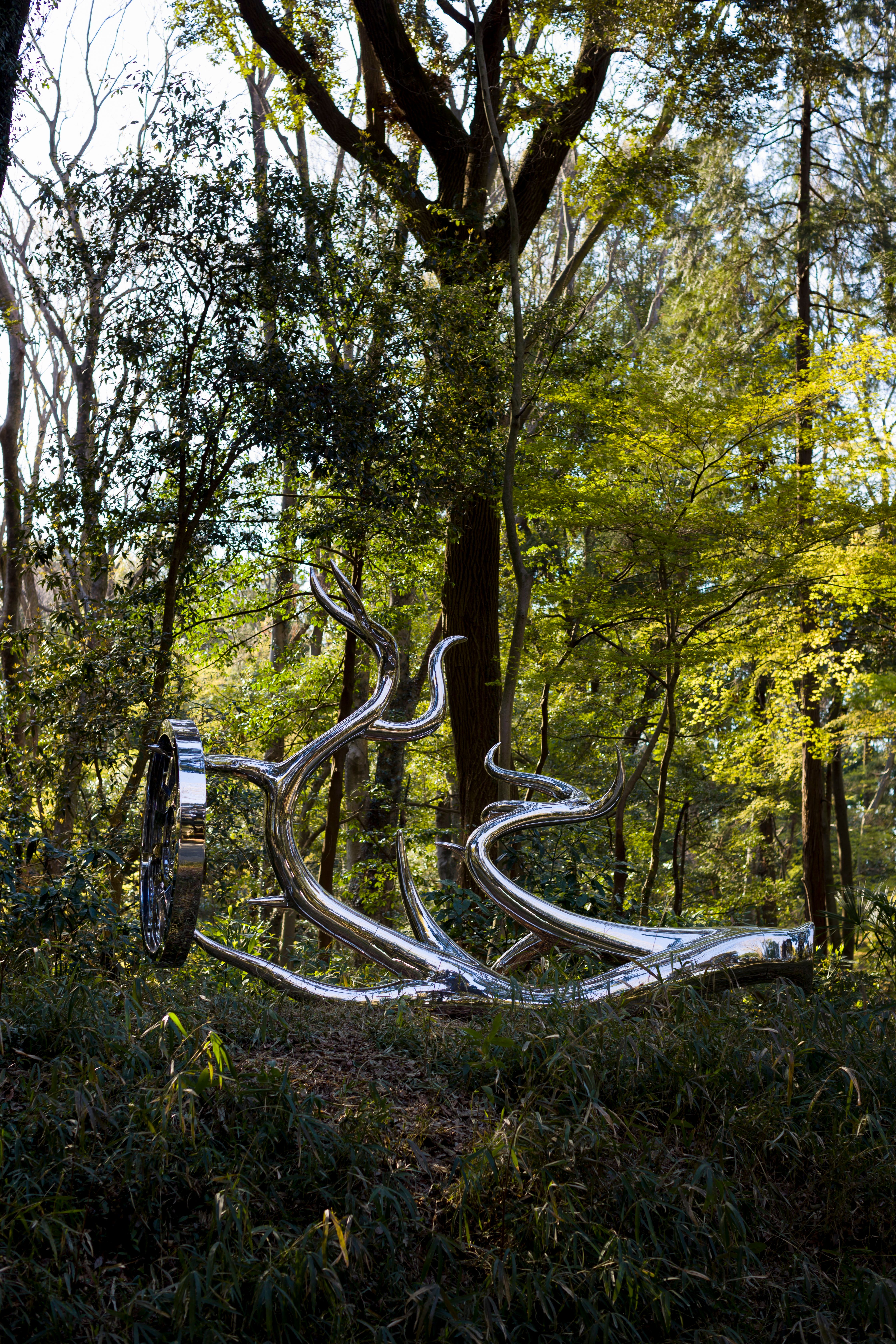Tomokazu Matsuyama Unveils Lustrous 15-Foot Sculpture in