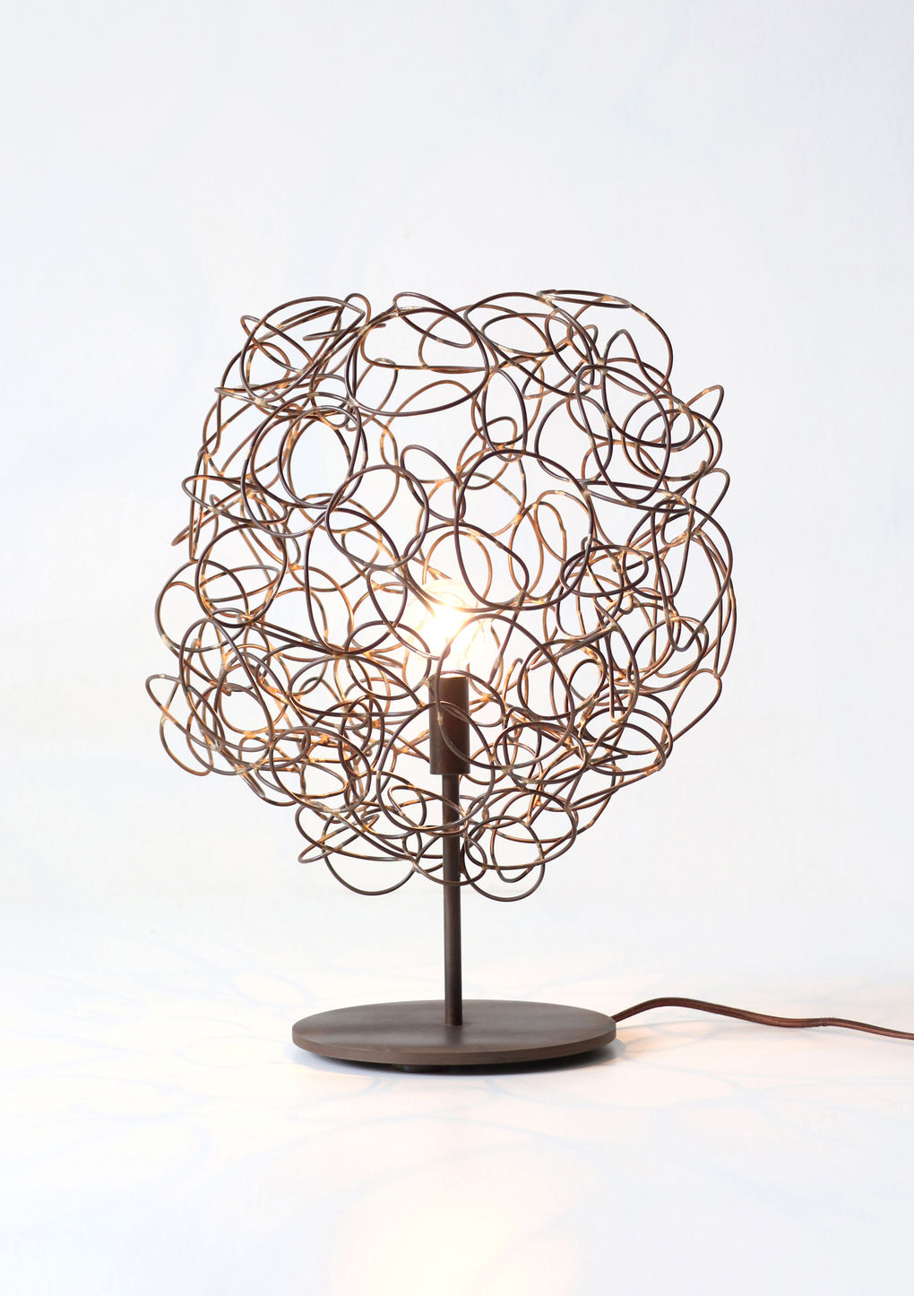Likeur draaipunt Verdorde Roommate Desk Lamp by Ayako Aratani Visual Artwork | The Artling