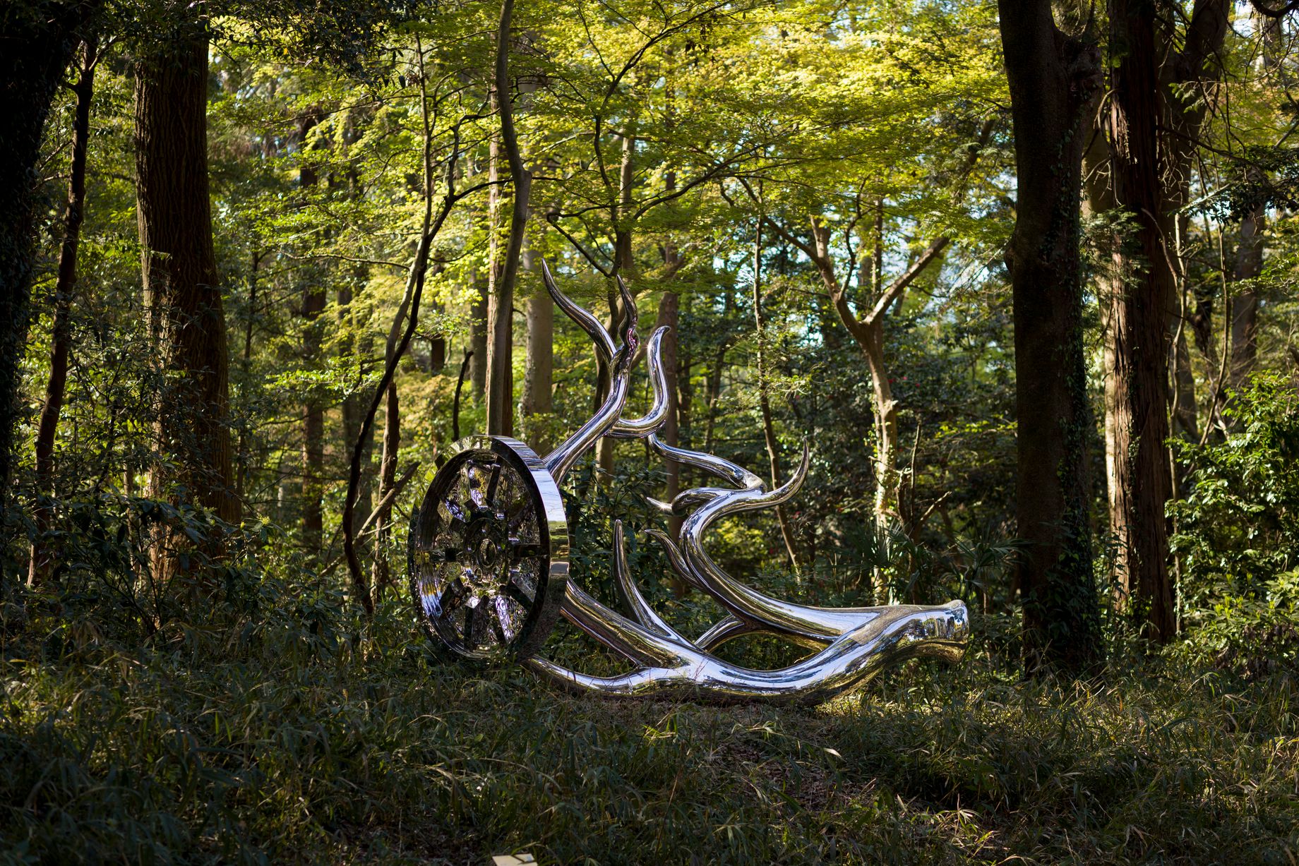 Tomokazu Matsuyama Unveils Lustrous 15-Foot Sculpture in