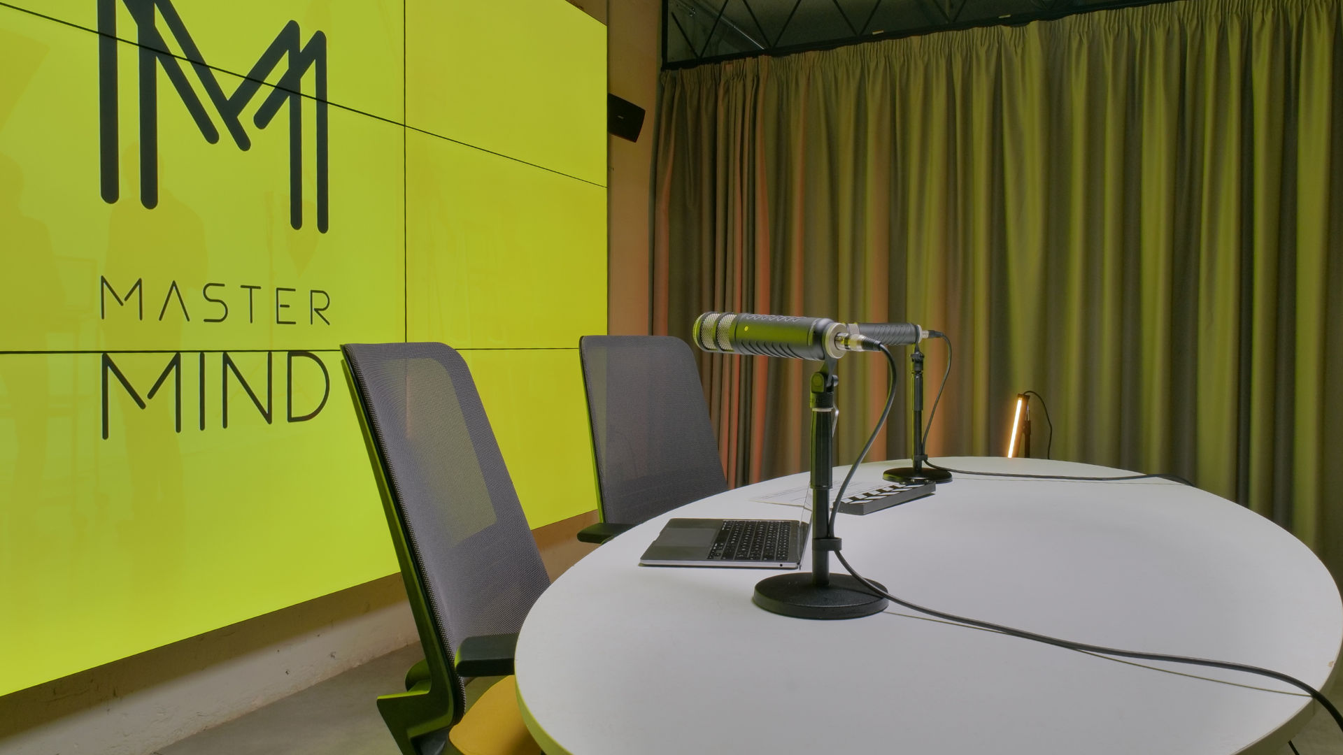 Set armado para una grabación de videopodcast