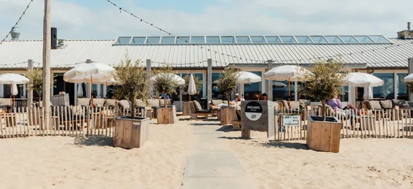 Strandpaviljoen Surf en Beach