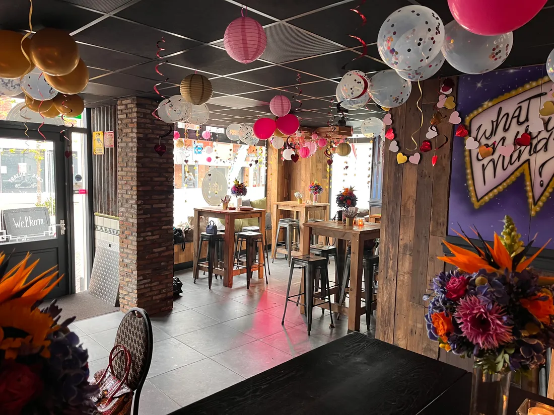 Café de kloek, foto 1 van 3