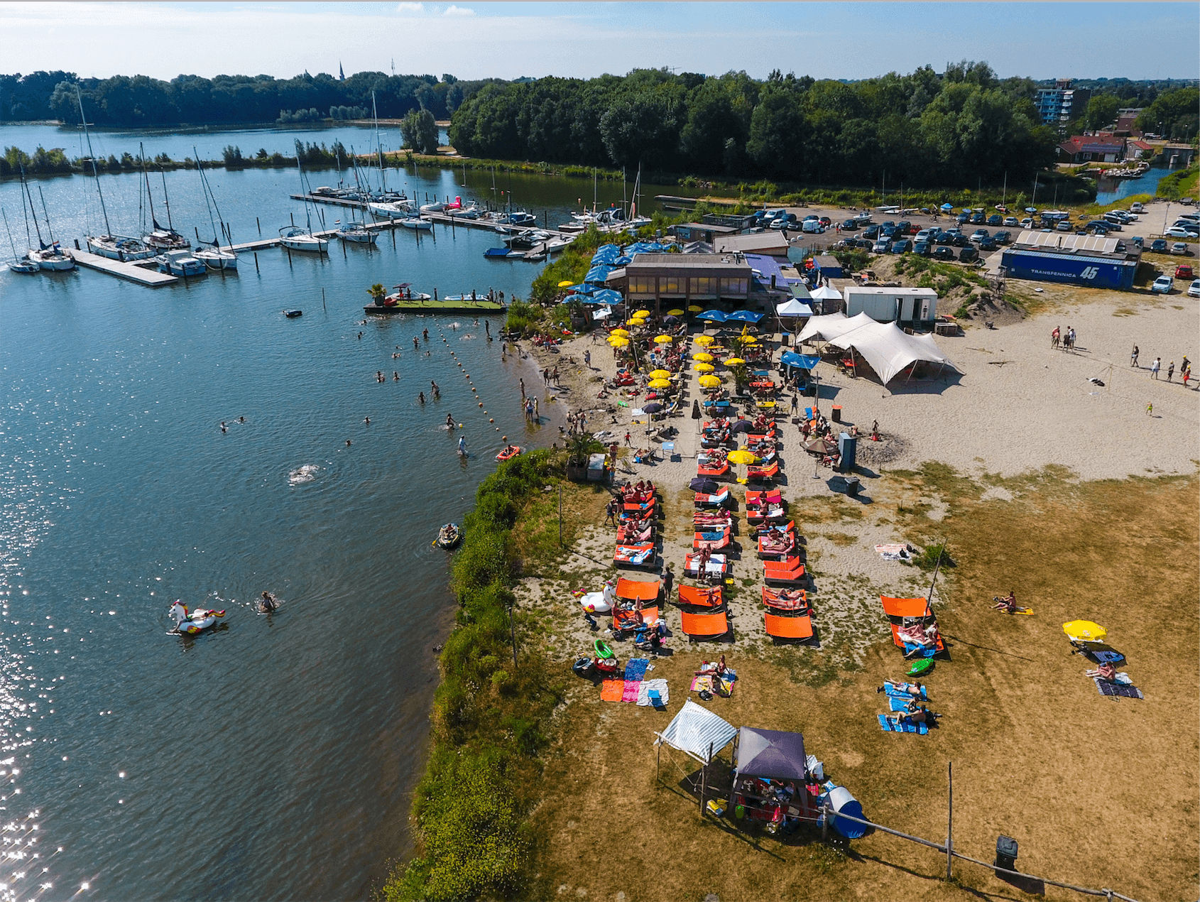 Strandpaviljoen Oranje Buiten