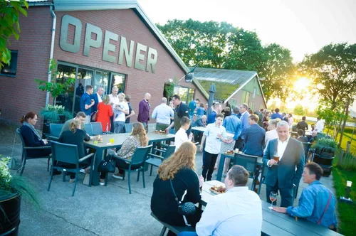 Opener, foto 5 van 9
