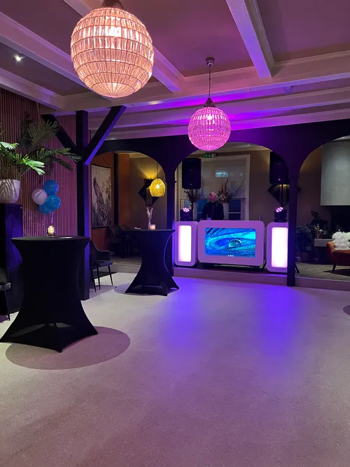 1612 Restaurant & Lounge, foto 2 van 12