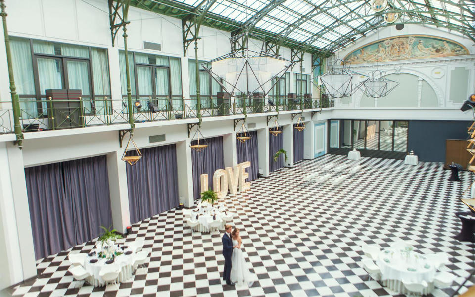 Krasnapolsky Hotel