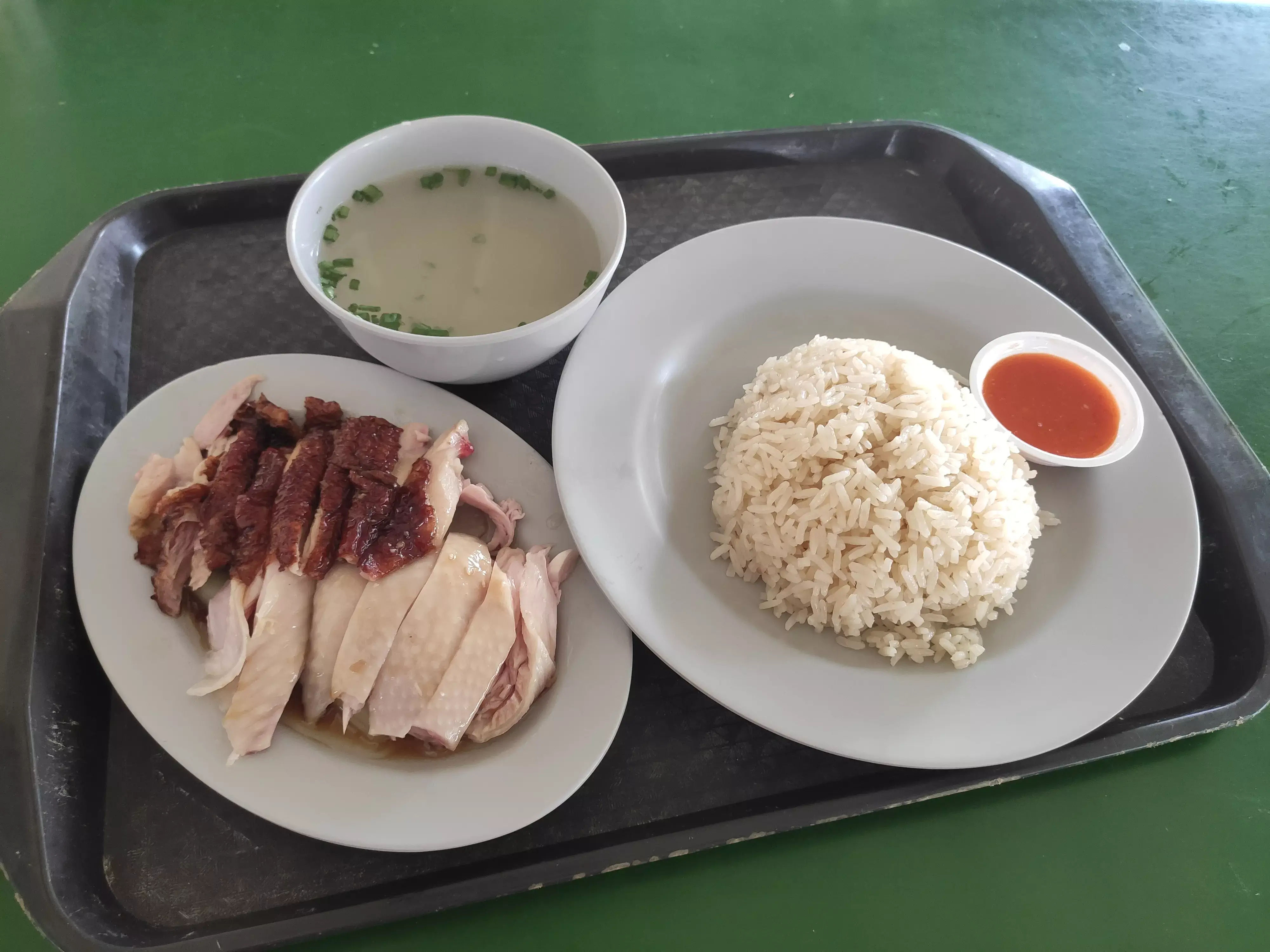 Fu Ji Hainanese Boneless Chicken: Hainanese & Roast Chicken Rice & Soup