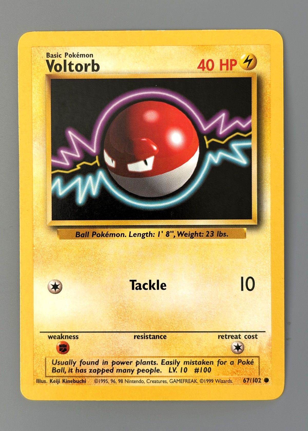 Voltorb 67/102 (Base Set) - Common, front
