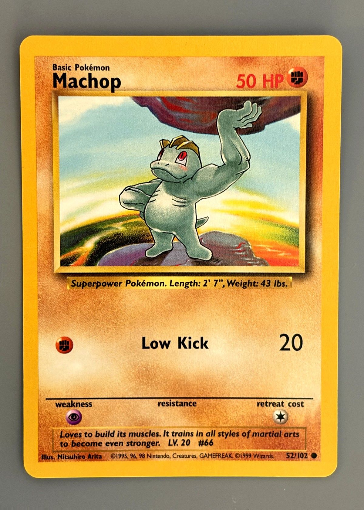 Machop 52/102 (Base Set) - Common, front