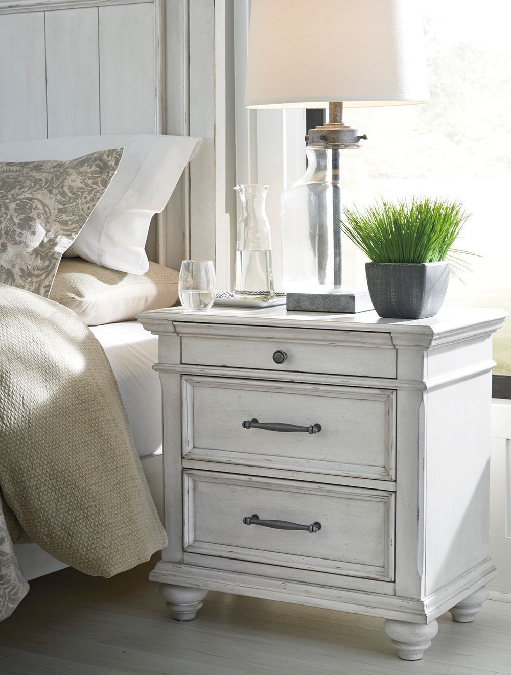 Picture of Kanwyn Nightstand