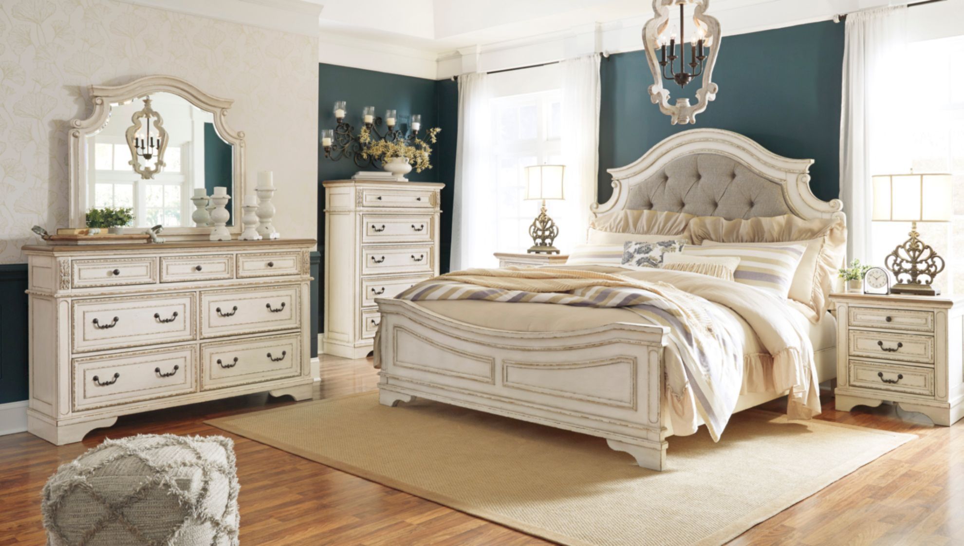 Picture of Realyn King Bed