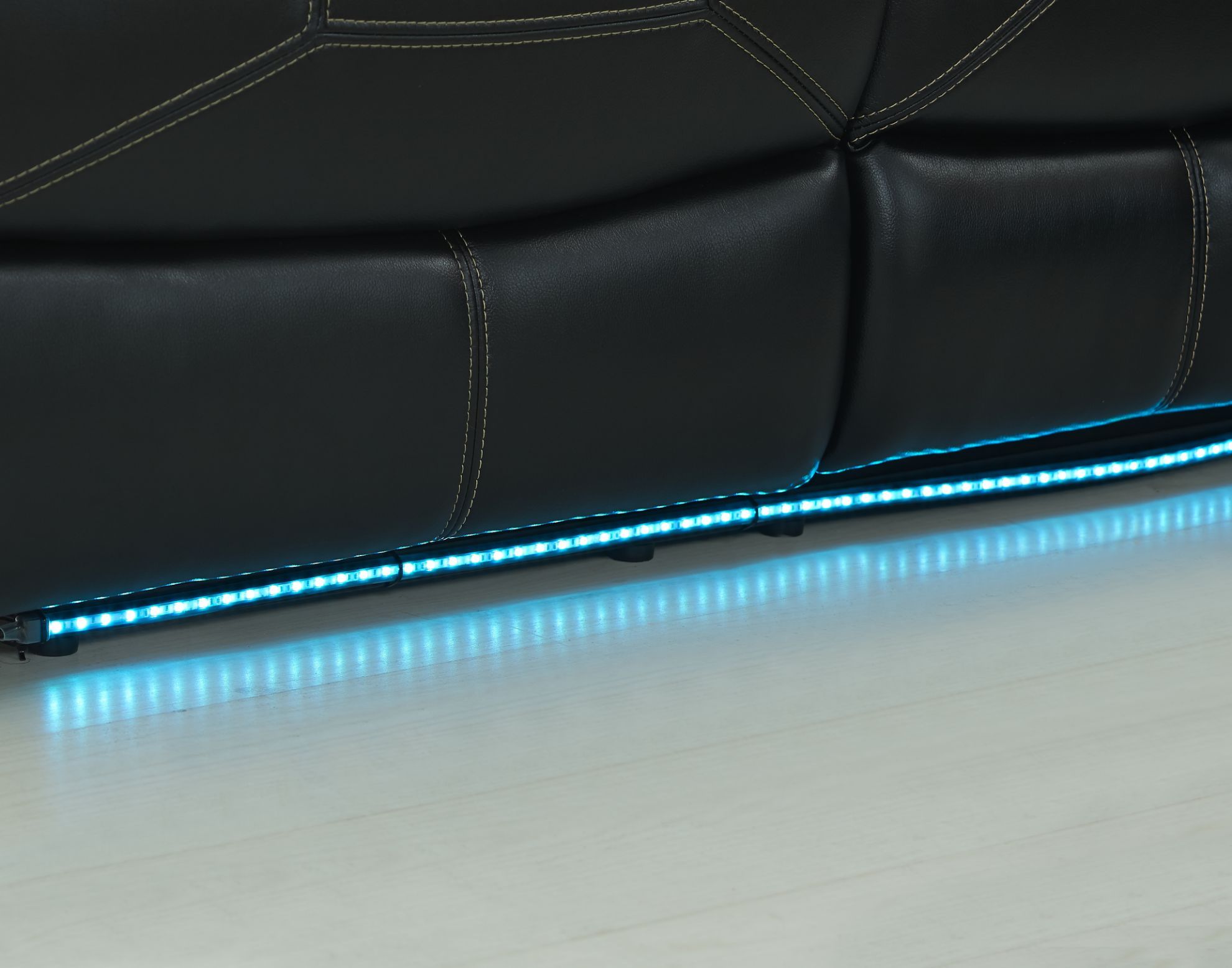 Picture of Flynn Power Sofa