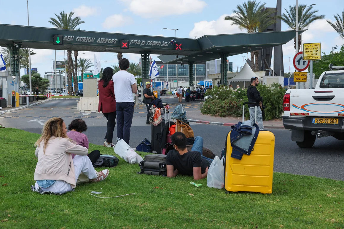 Flight Disruptions in Israel: Houthi Missile Attack Causes Chaos at Ben Gurion Airport