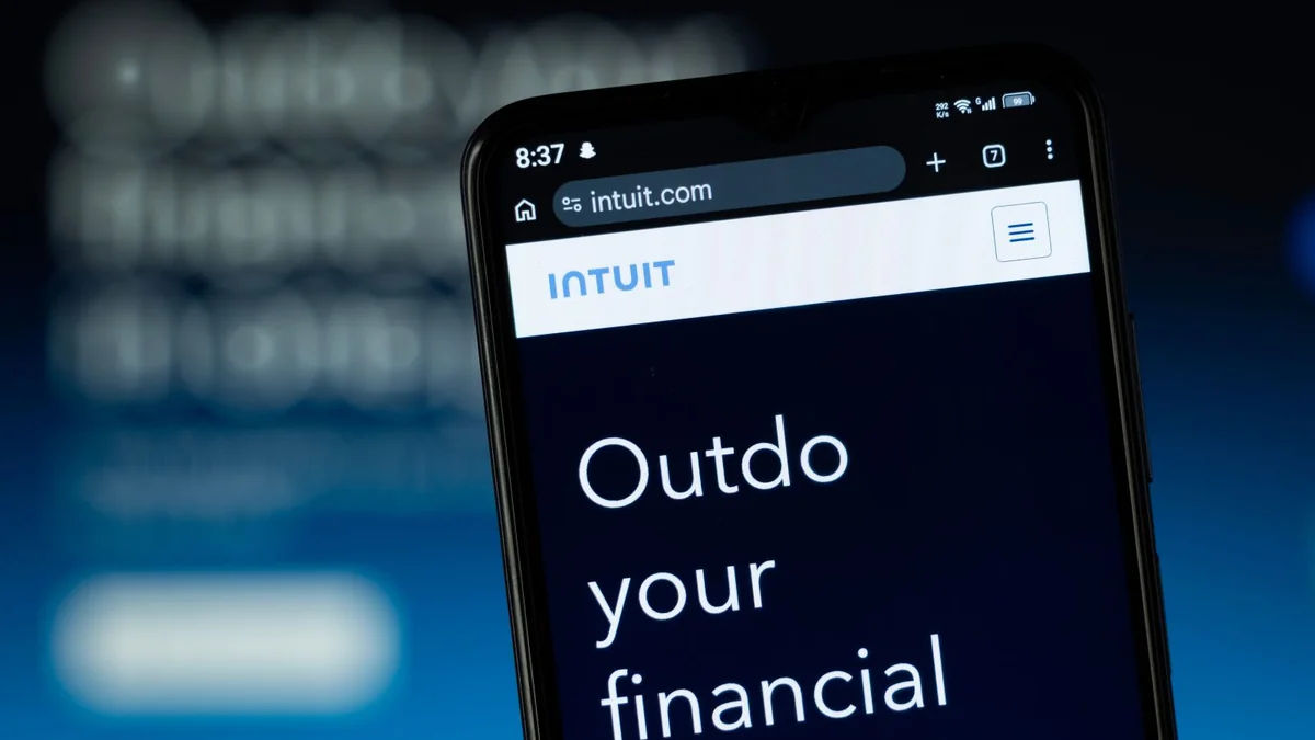 Institutional Investors Adopt Cautious Stance Amid Market Volatility