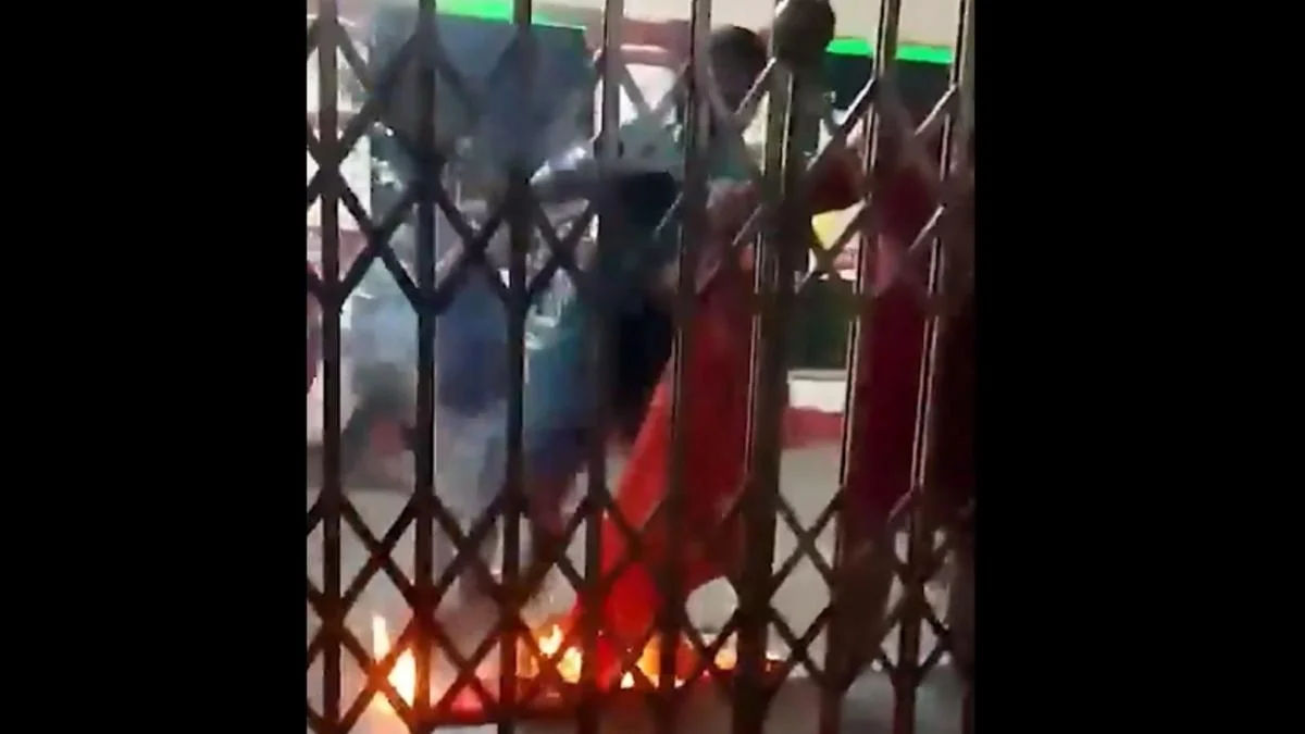 Jadavpur University Clashes: ABVP and SFI Supporters Trade Blows