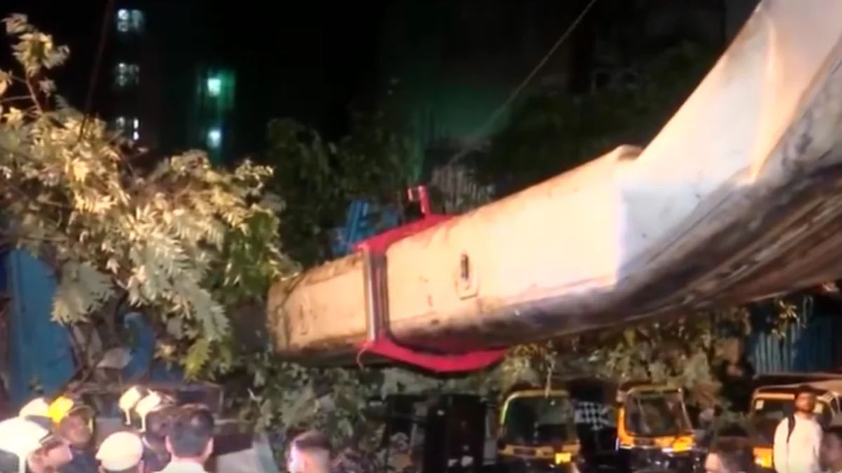 Eight Injured After Construction Crane Falls on Houses in Kurla
